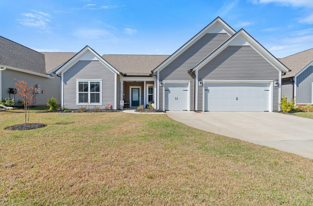 Rare Beauty in Eagle Run