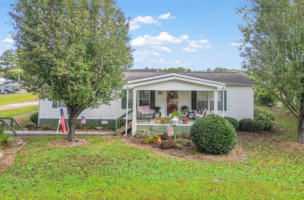 932 Charlotte Ave. Calabash